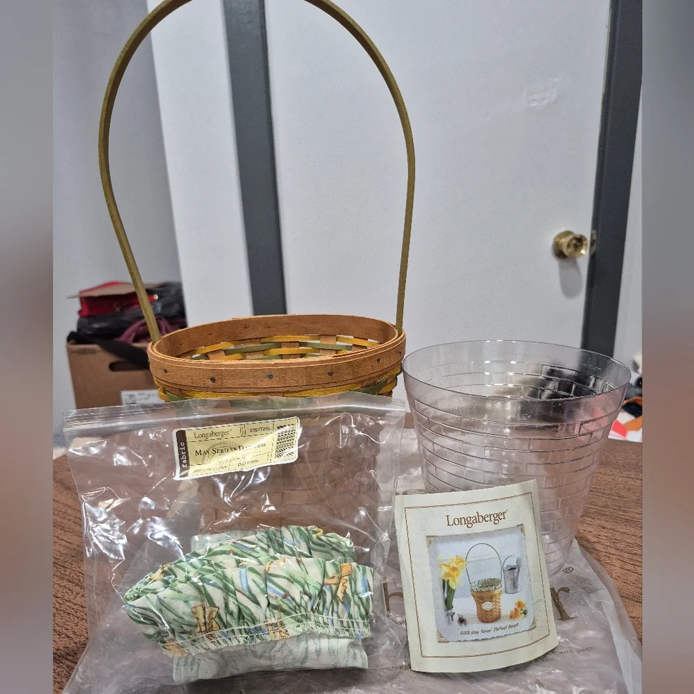 New! 2008 Longaberger May Series Daffodil Basket